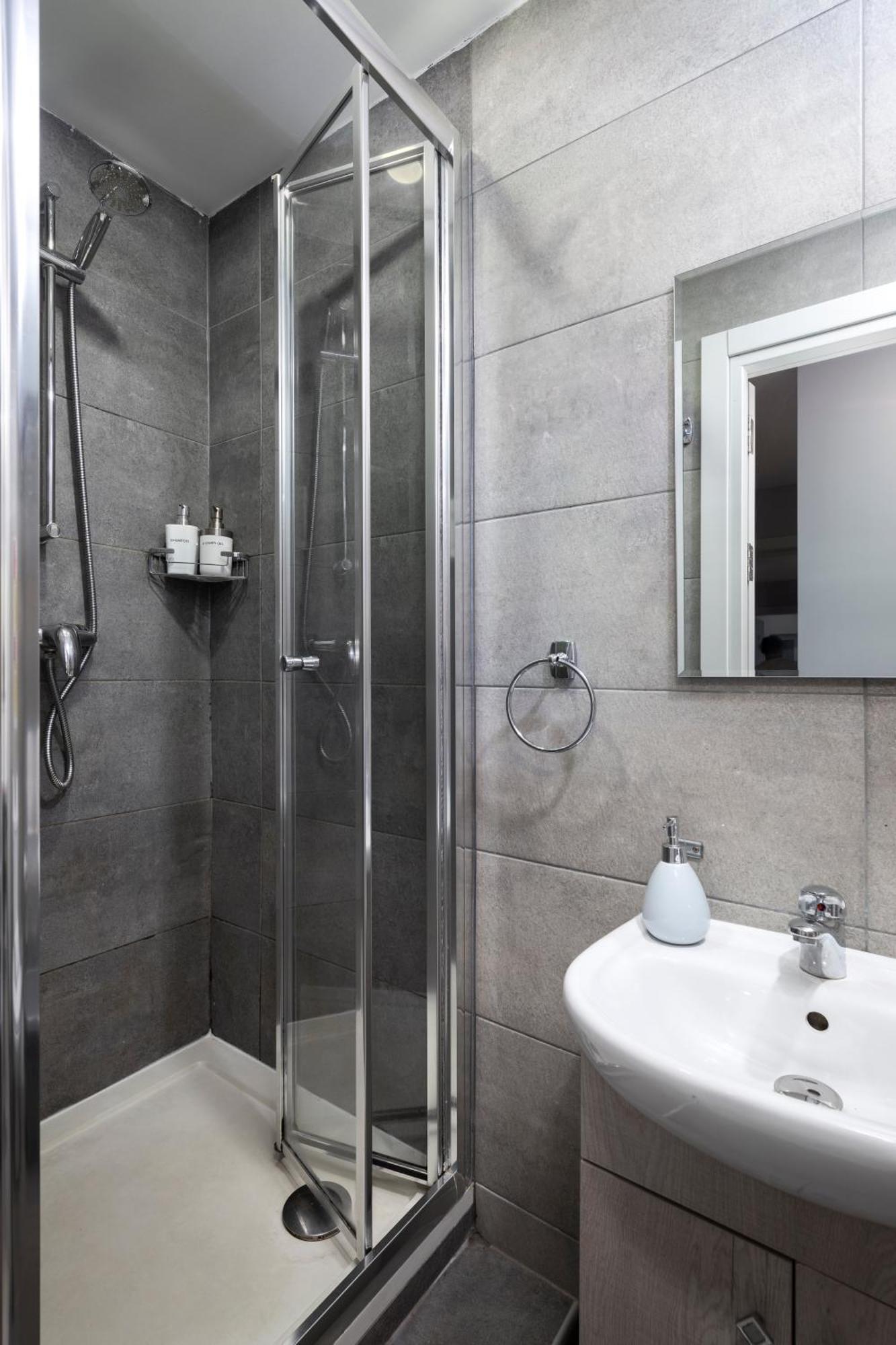 Modern 3 Bedroom & 3 Bathroom Apartment - Near Balluta Bay San Ġiljan Extérieur photo