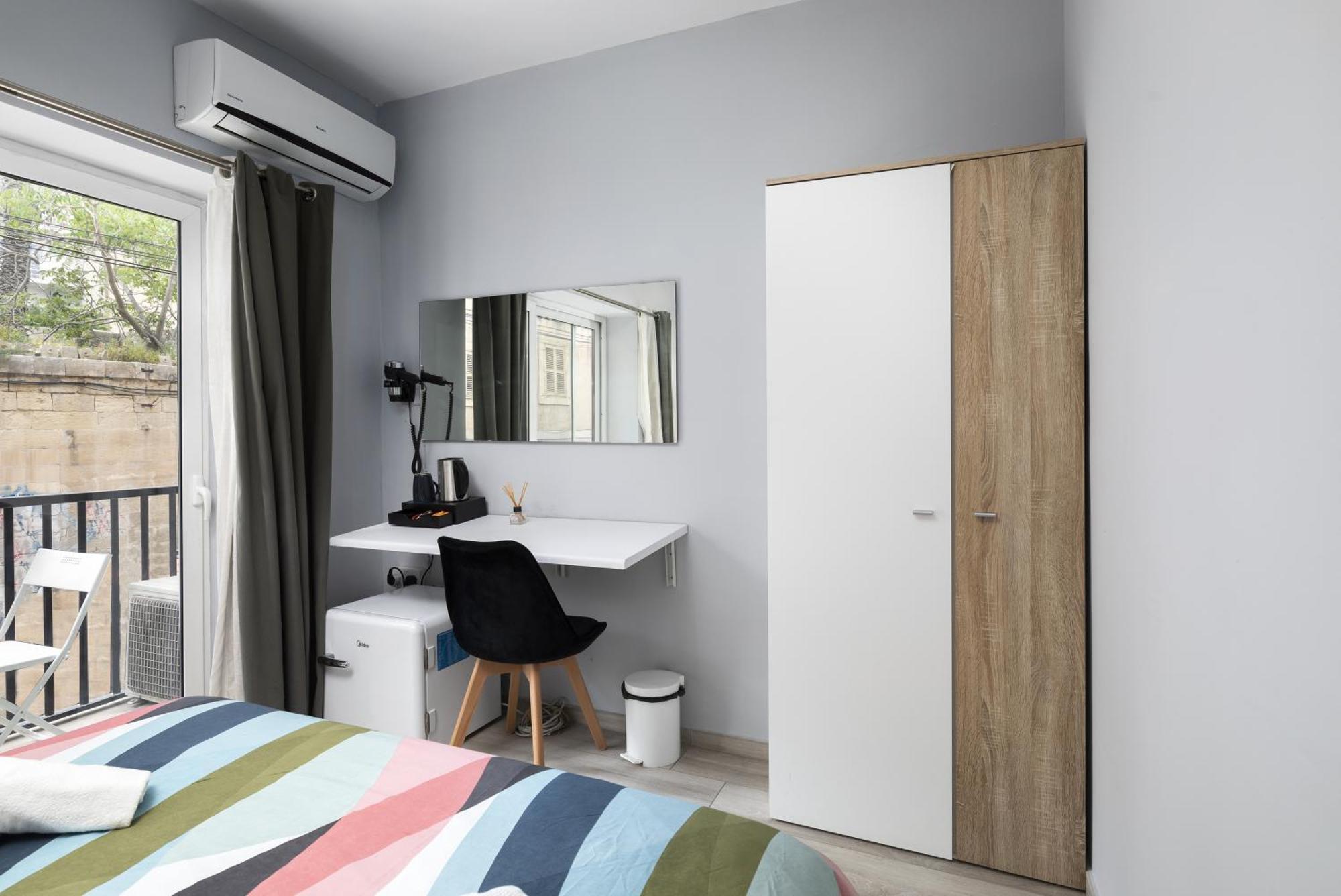 Modern 3 Bedroom & 3 Bathroom Apartment - Near Balluta Bay San Ġiljan Extérieur photo
